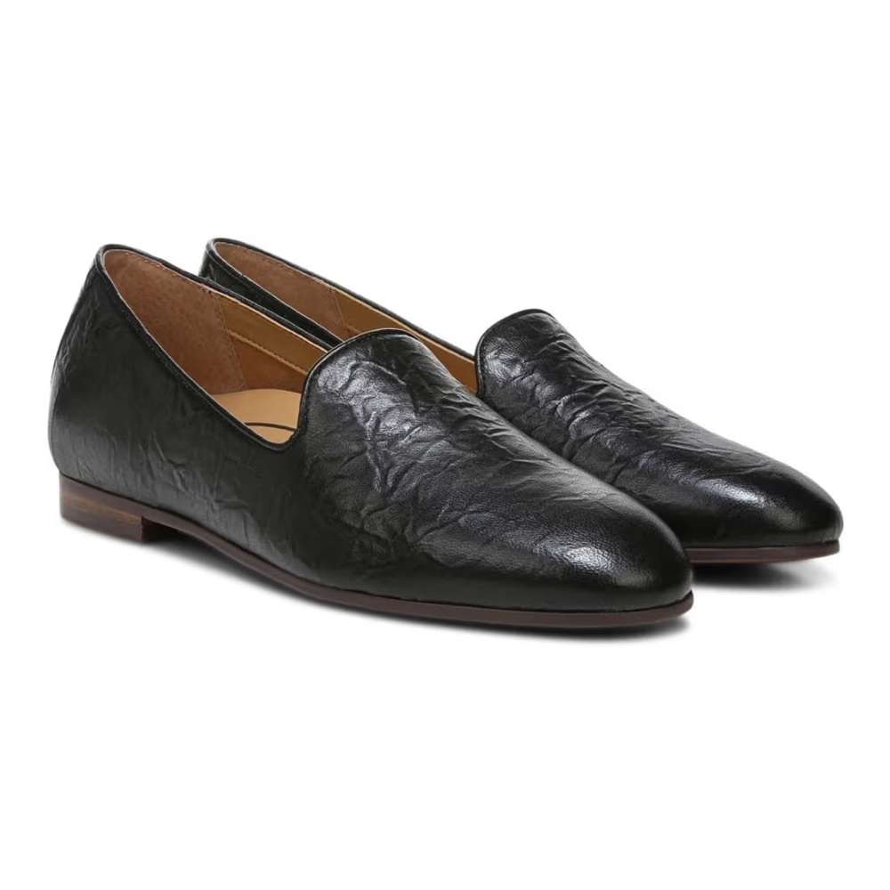 VIONIC Willa Black Crinkle Flat. Like new